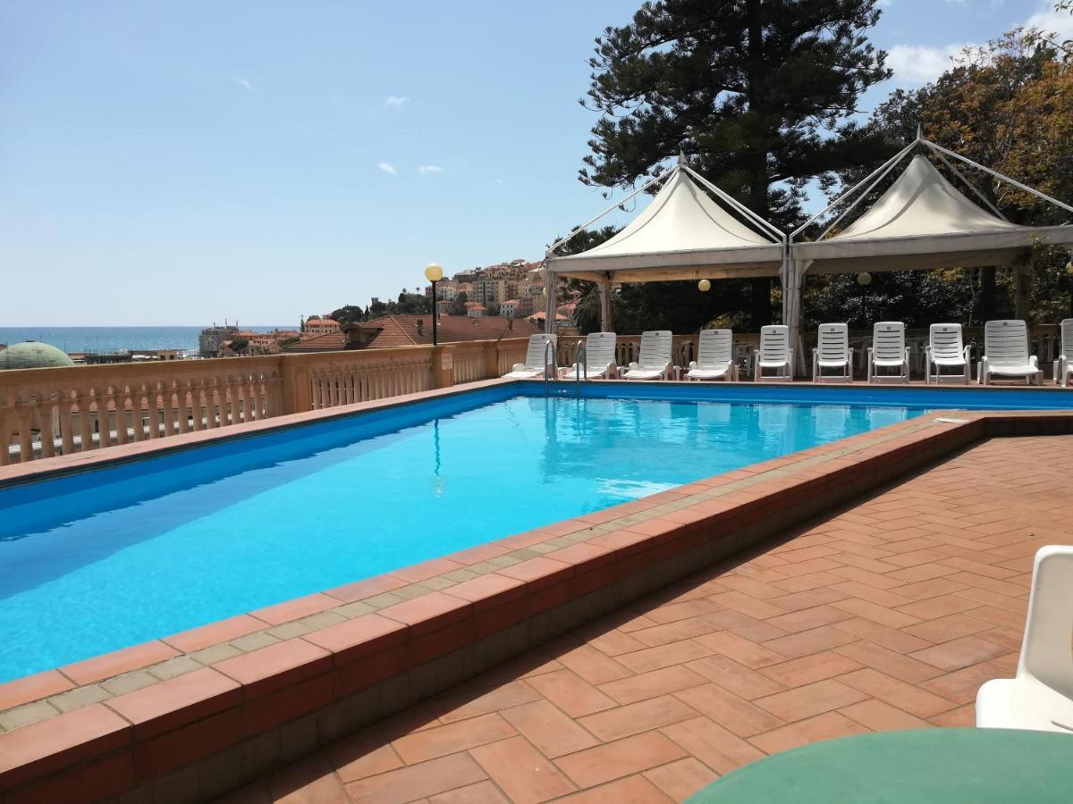 Hotel Miramare Imperia Exterior foto
