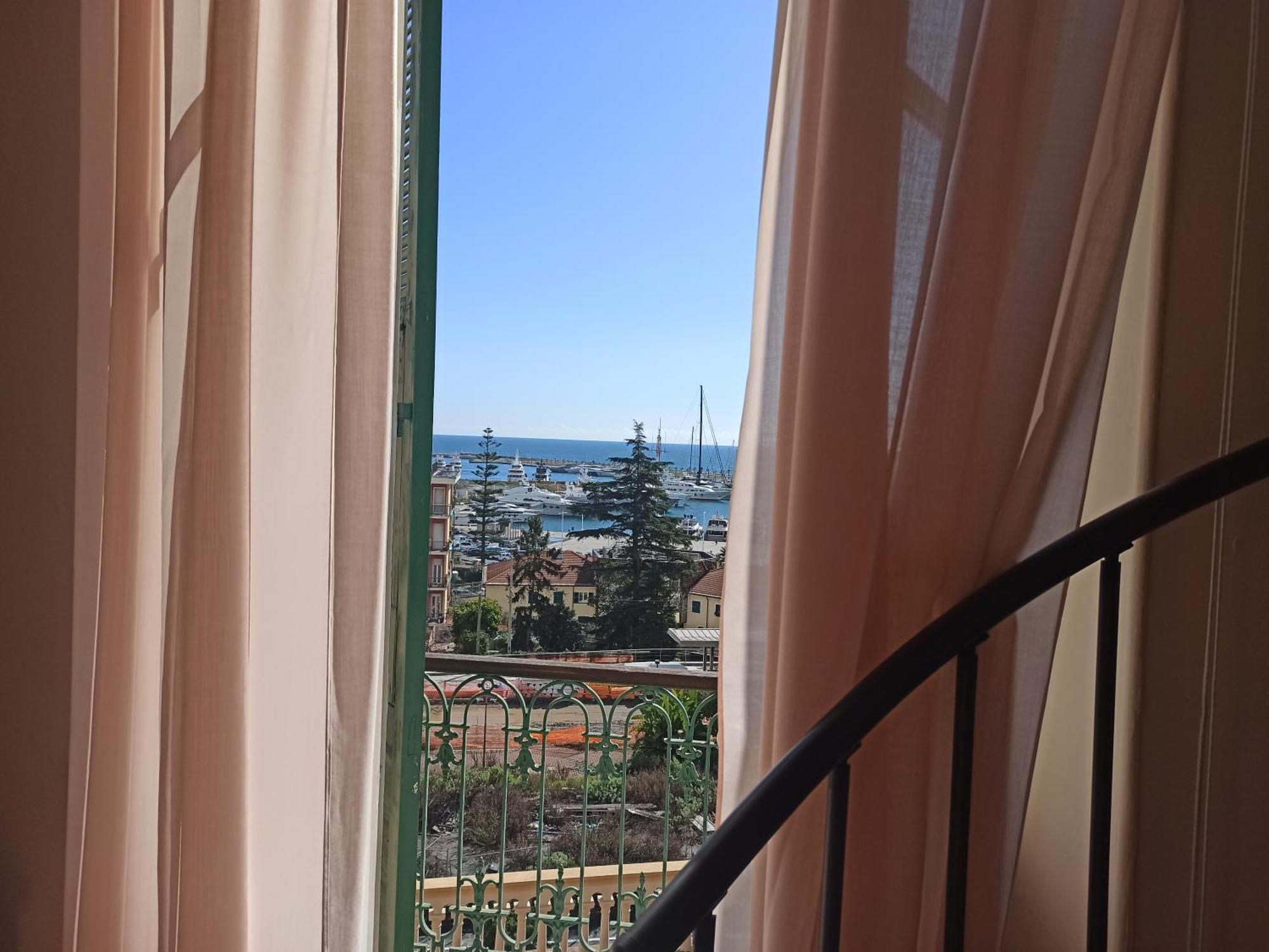 Hotel Miramare Imperia Quarto foto