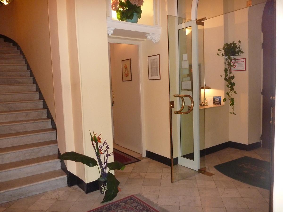 Hotel Miramare Imperia Exterior foto