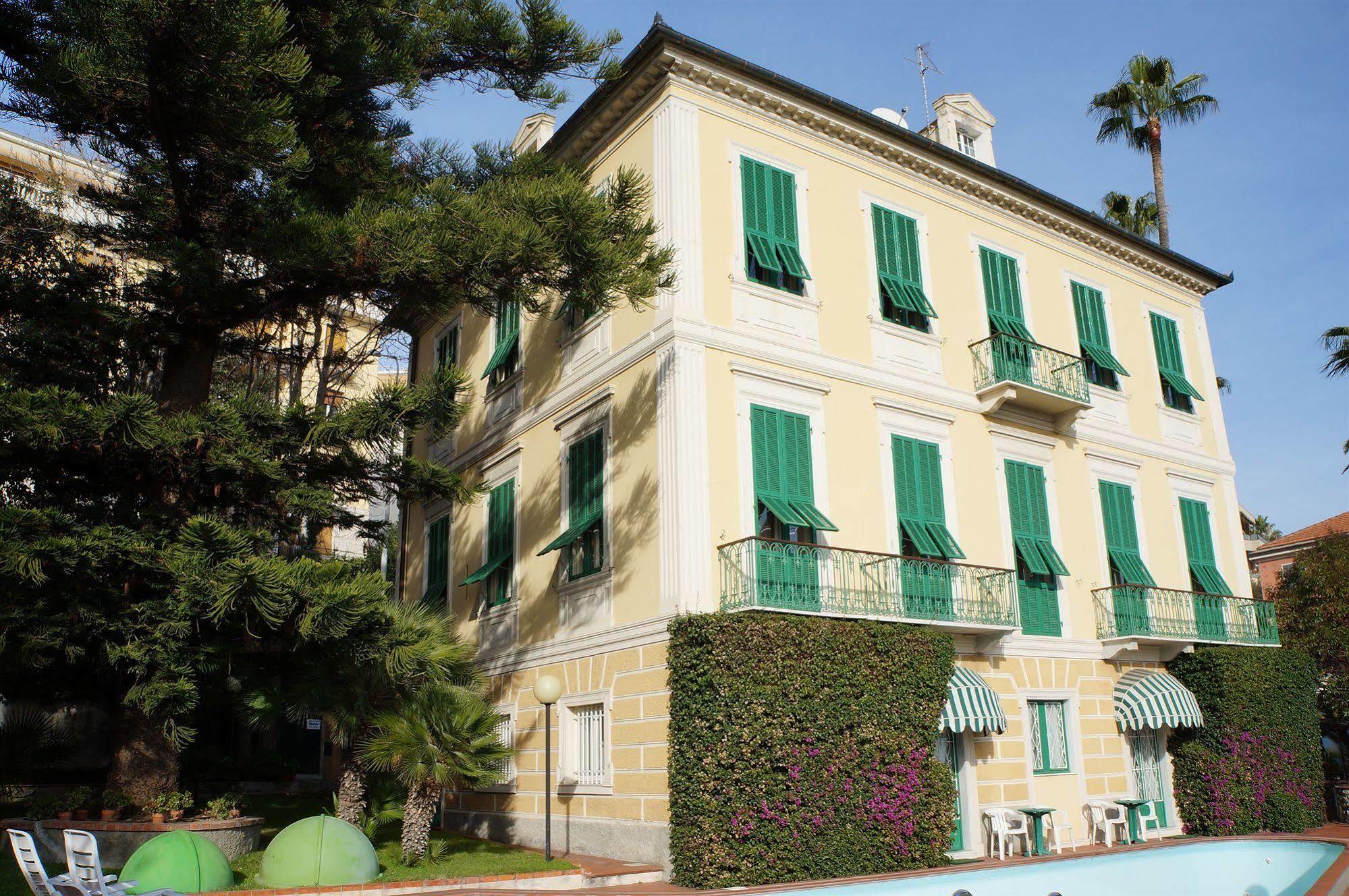 Hotel Miramare Imperia Exterior foto