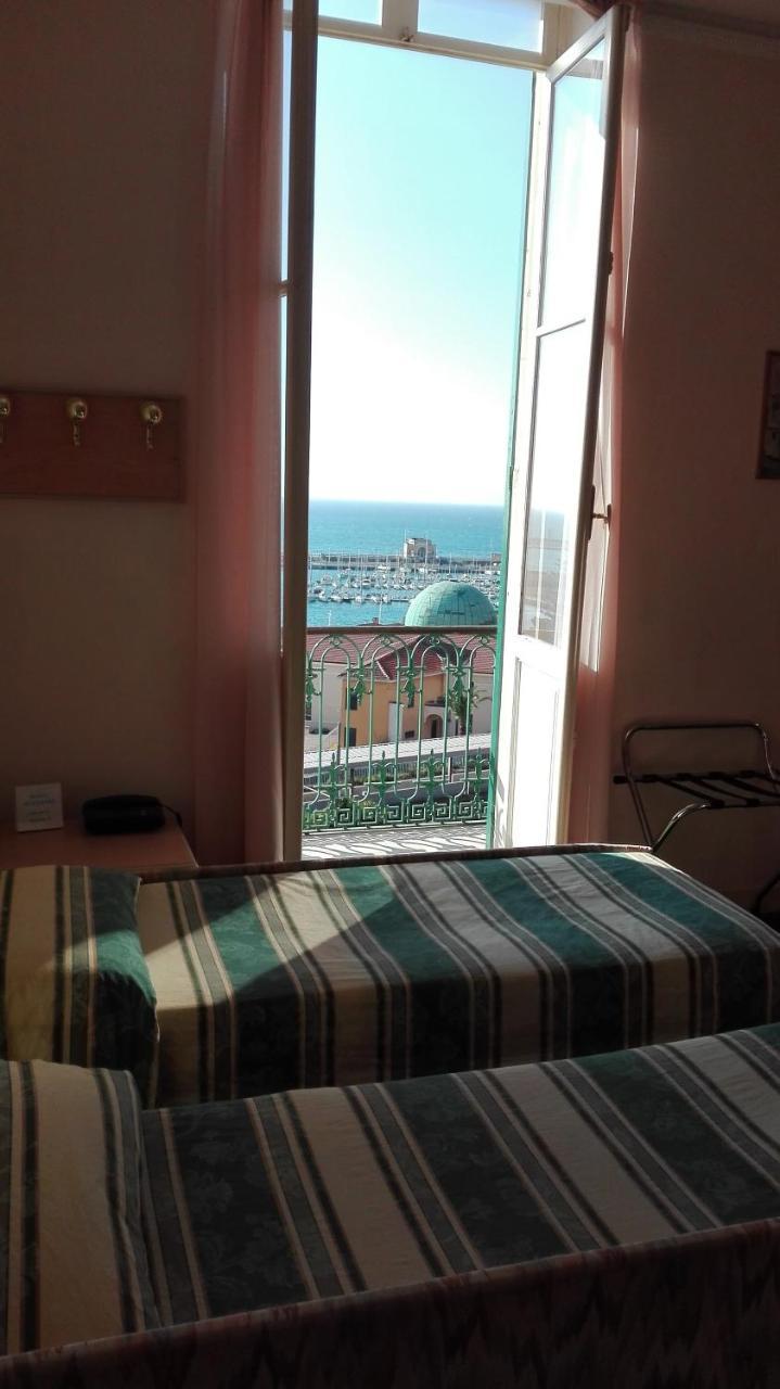 Hotel Miramare Imperia Exterior foto